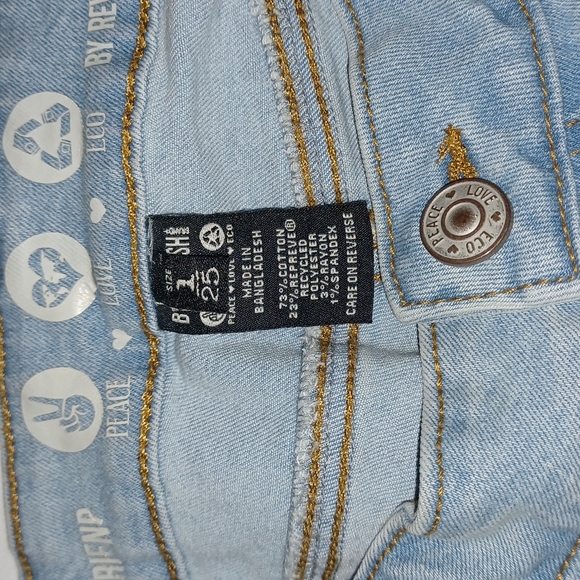 💜5/$25💜Rewash Jean shorts size 1 - Picture 3 of 3
